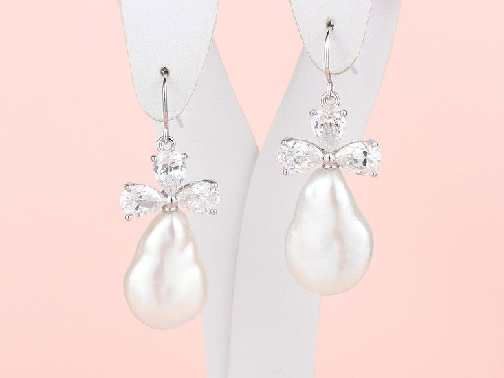 Lola Earrings - Baroque Pearl